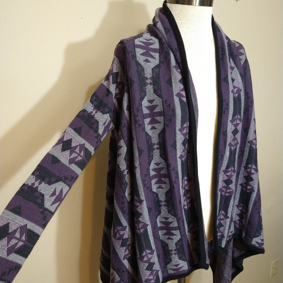 Divided H&M Aztec/Tribal Print Purple and Gray Sweater/Shrug - Picture 2 of 7